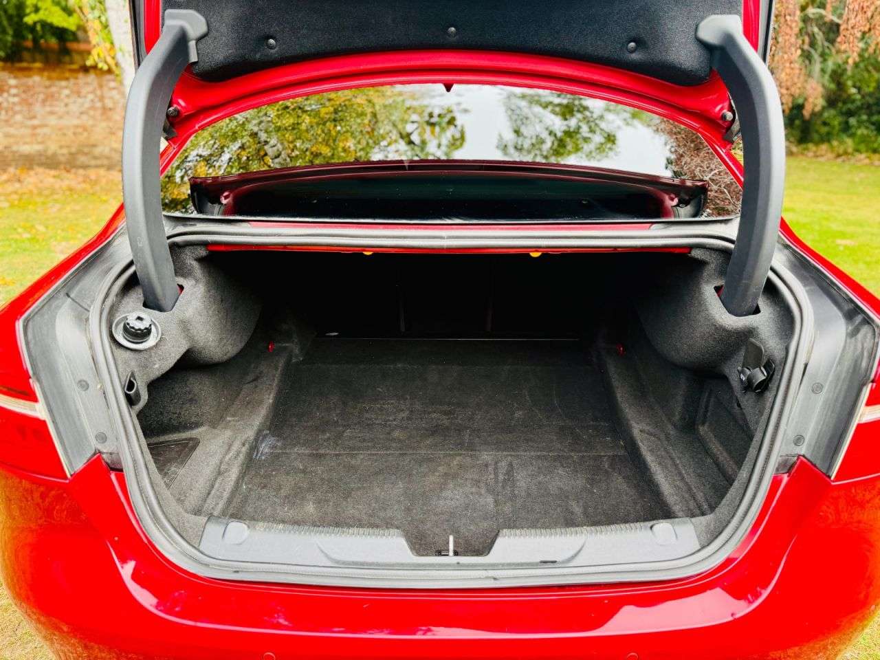 2016 JAGUAR XE 2016 JAGUAR XE
