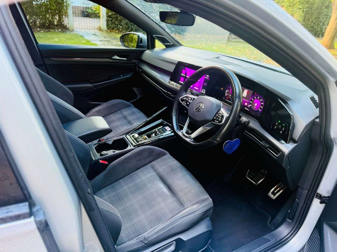A 2023 VOLKSWAGEN GOLF 2.0 TDI GTD Hatchback 5dr Diesel DSG Euro 6 (s/s) (200 ps) A 2023 VOLKSWAGEN GOLF 2.0 TDI GTD Hatchback 5dr Diesel DSG Euro 6 (s/s) (200 ps)