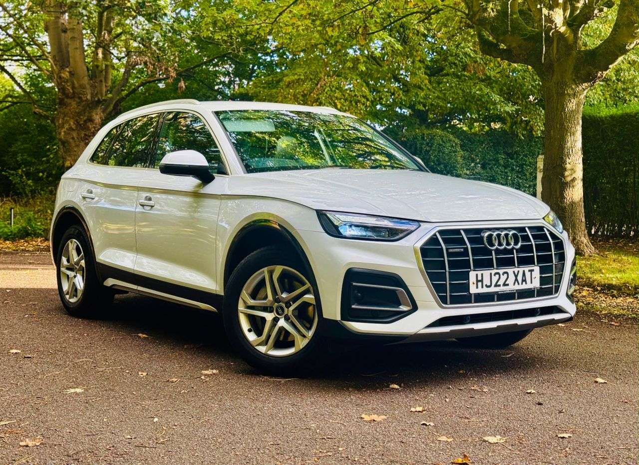 A 2022 AUDI Q5 2.0 TFSIe 50 Sport SUV 5dr Petrol Plug-in Hybrid S Tronic quattro Euro 6 (s A 2022 AUDI Q5 2.0 TFSIe 50 Sport SUV 5dr Petrol Plug-in Hybrid S Tronic quattro Euro 6 (s