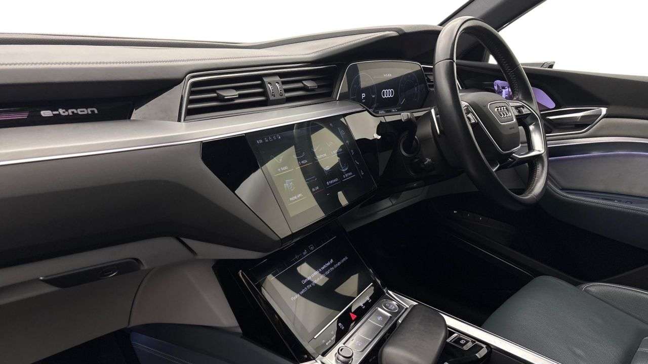A 2020 AUDI E-TRON 55 Edition 1 Sportback 5dr Electric Auto quattro 95kWh (408 ps) A 2020 AUDI E-TRON 55 Edition 1 Sportback 5dr Electric Auto quattro 95kWh (408 ps)