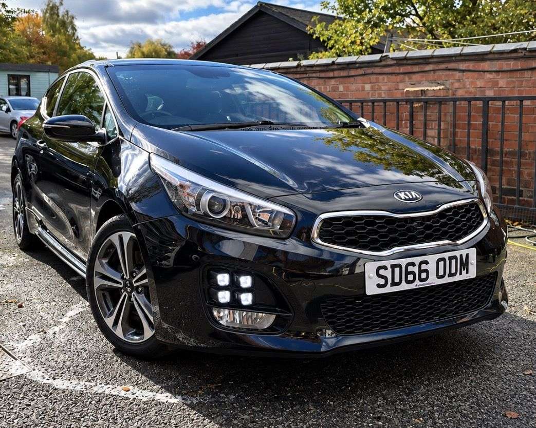 A 2016 KIA PROCEED 1.6 CRDi GT-Line Hatchback 3dr Diesel Manual Euro 6 (s/s) (134 bhp) A 2016 KIA PROCEED 1.6 CRDi GT-Line Hatchback 3dr Diesel Manual Euro 6 (s/s) (134 bhp)