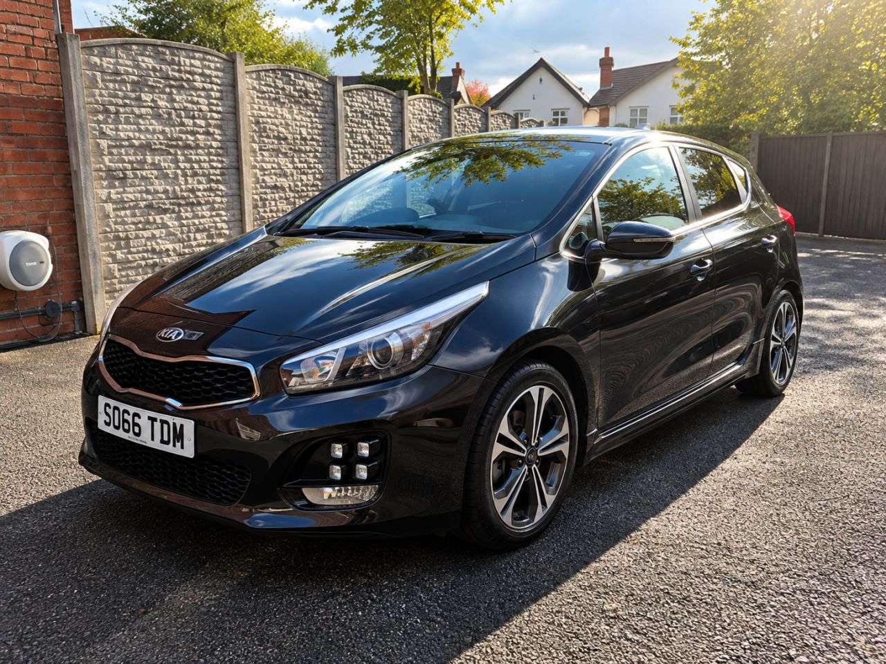 A 2016 KIA PROCEED 1.6 CRDi GT-Line Hatchback 3dr Diesel Manual Euro 6 (s/s) (134 bhp) A 2016 KIA PROCEED 1.6 CRDi GT-Line Hatchback 3dr Diesel Manual Euro 6 (s/s) (134 bhp)