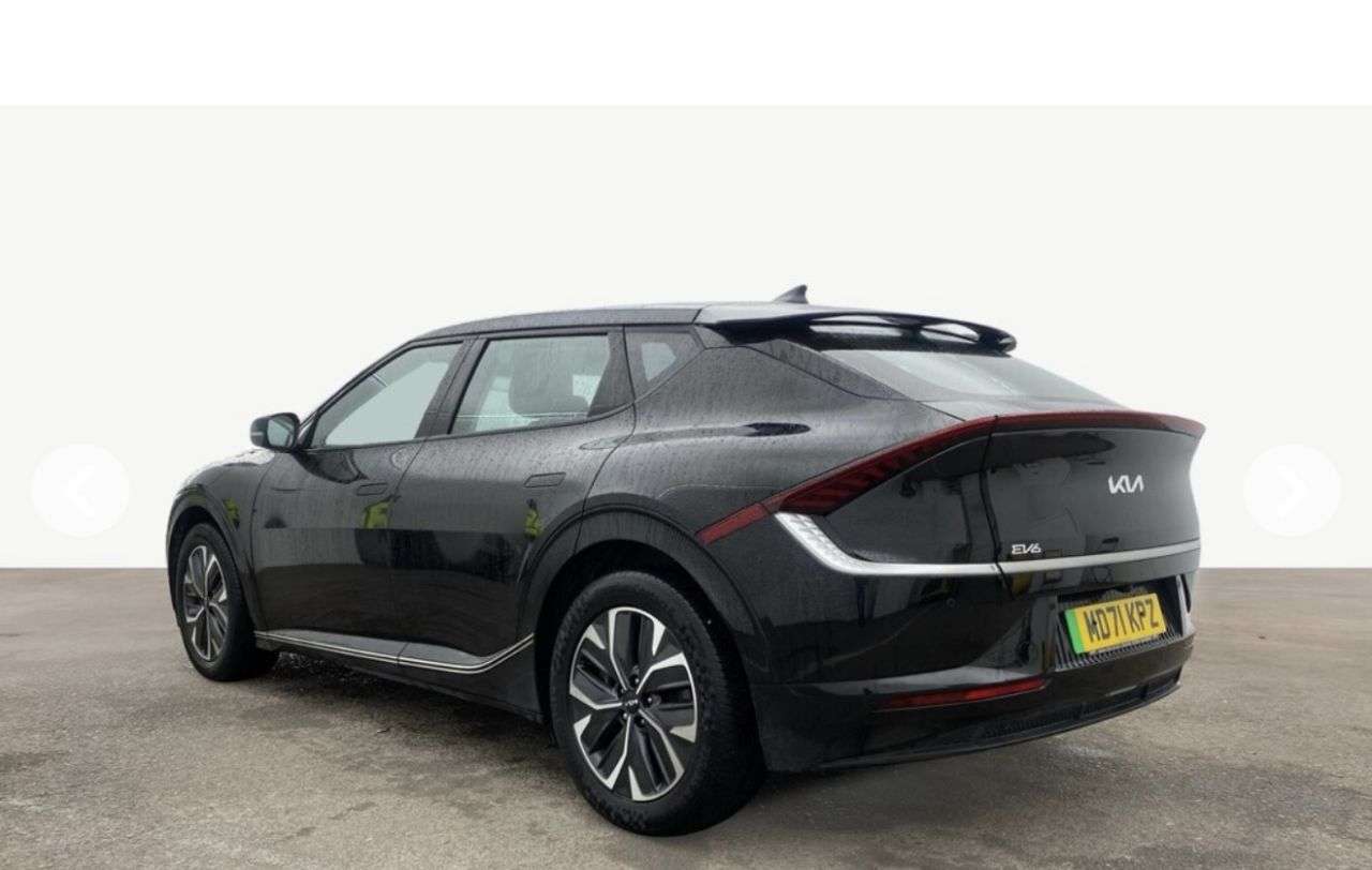 A 2022 KIA EV6 77.4kWh Air Hatchback 5dr Electric Auto (225 bhp) A 2022 KIA EV6 77.4kWh Air Hatchback 5dr Electric Auto (225 bhp)