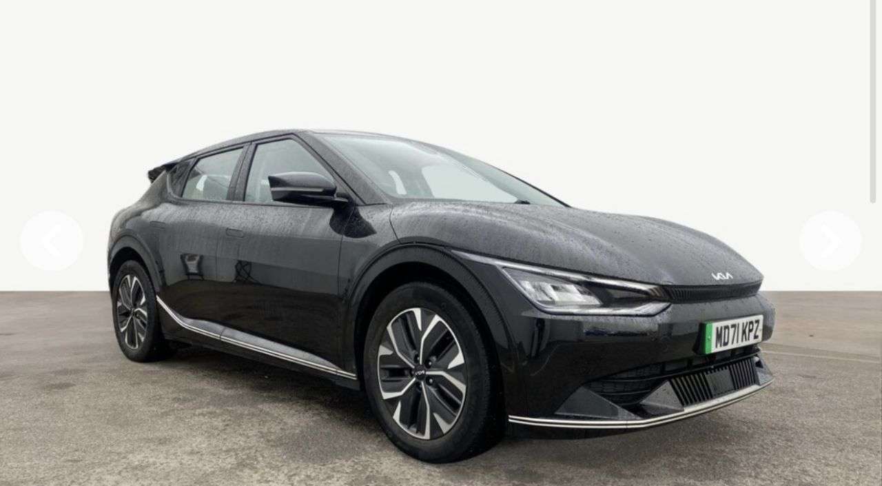 A 2022 KIA EV6 77.4kWh Air Hatchback 5dr Electric Auto (225 bhp) A 2022 KIA EV6 77.4kWh Air Hatchback 5dr Electric Auto (225 bhp)