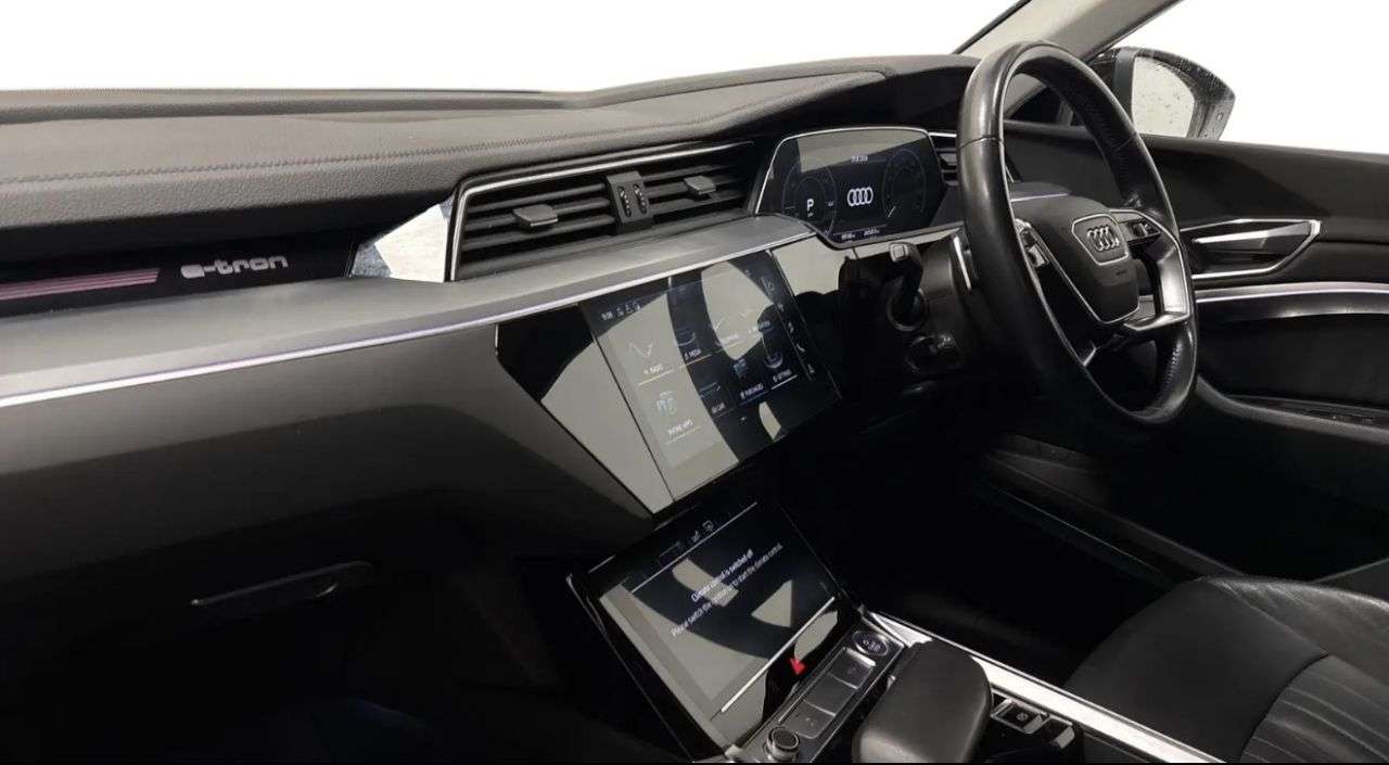 A 2019 AUDI E-TRON 55 SUV 5dr Electric Auto quattro 95kWh (408 ps) A 2019 AUDI E-TRON 55 SUV 5dr Electric Auto quattro 95kWh (408 ps)