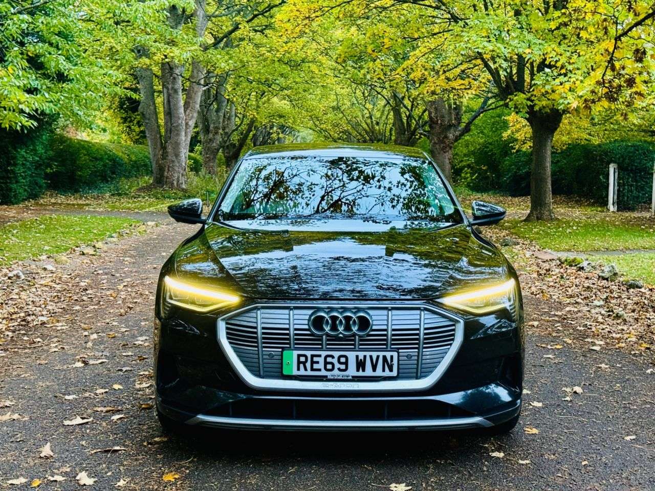 A 2019 AUDI E-TRON 55 SUV 5dr Electric Auto quattro 95kWh (408 ps) A 2019 AUDI E-TRON 55 SUV 5dr Electric Auto quattro 95kWh (408 ps)