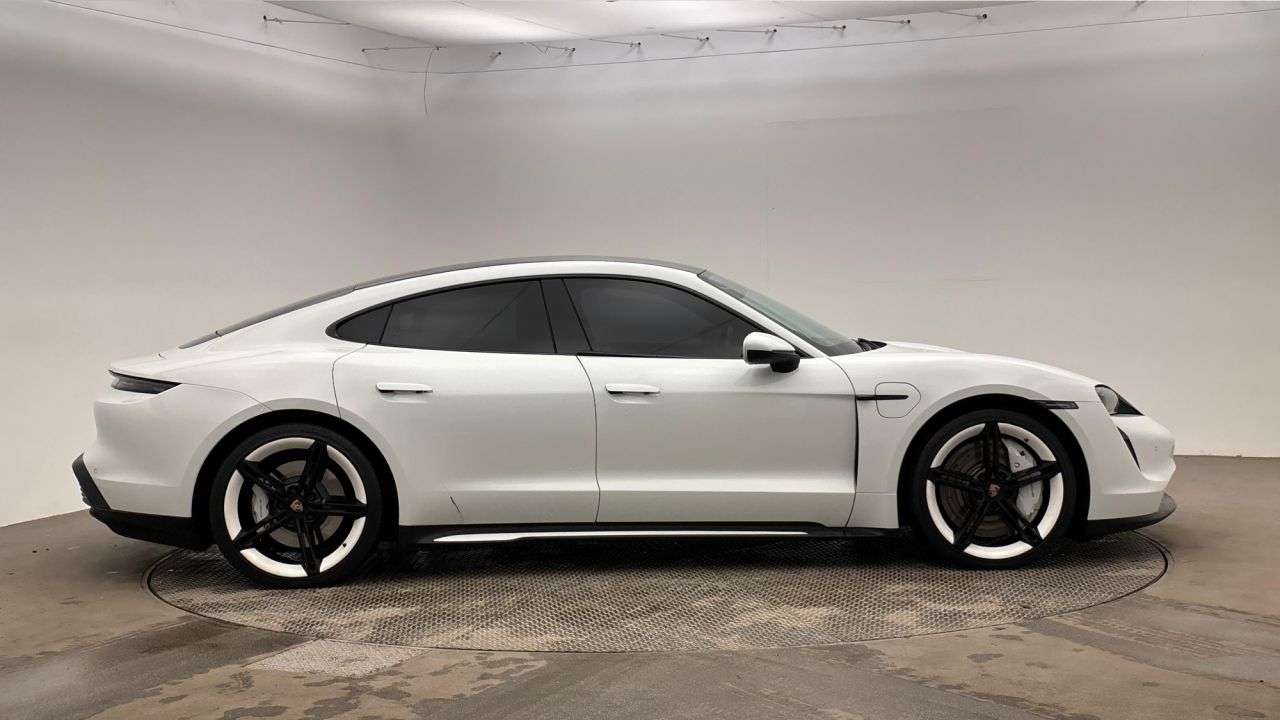 A 2020 PORSCHE TAYCAN Performance Plus 93.4kWh 4S Saloon 4dr Electric Auto 4WD (571 ps) A 2020 PORSCHE TAYCAN Performance Plus 93.4kWh 4S Saloon 4dr Electric Auto 4WD (571 ps)