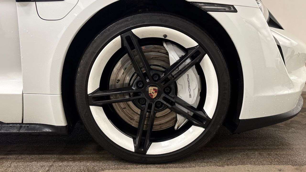 2020 PORSCHE TAYCAN 2020 PORSCHE TAYCAN