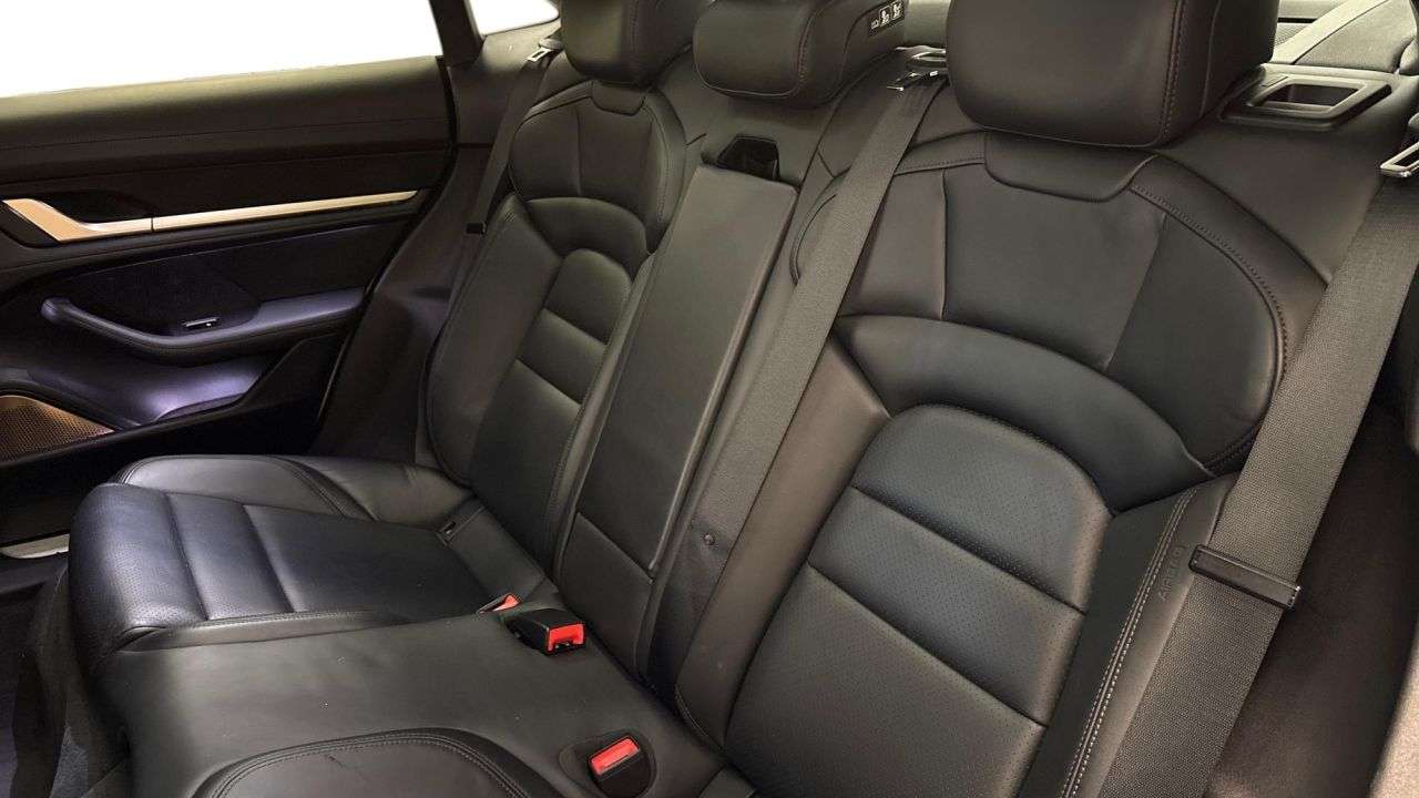 2020 PORSCHE TAYCAN 2020 PORSCHE TAYCAN