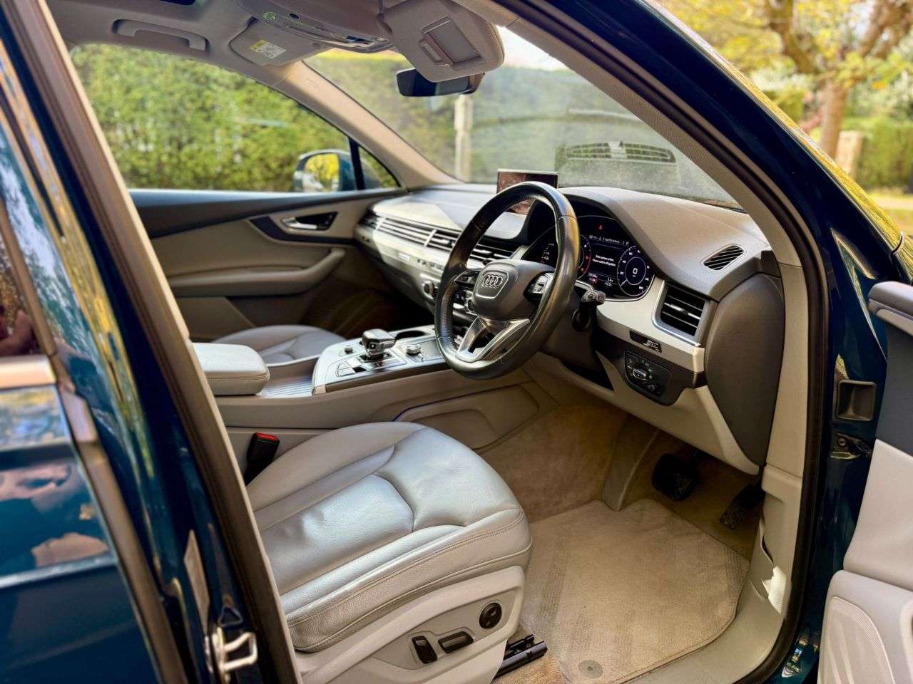 A 2018 AUDI Q7 3.0 TDI V6 e-tron SUV 5dr Diesel Plug-in Hybrid Tiptronic quattro Euro 6 (s A 2018 AUDI Q7 3.0 TDI V6 e-tron SUV 5dr Diesel Plug-in Hybrid Tiptronic quattro Euro 6 (s