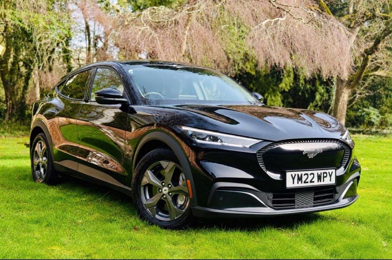 A 2022 FORD MUSTANG MACH-E Extended Range 91kWh SUV 5dr Electric Automatic (294 ps) A 2022 FORD MUSTANG MACH-E Extended Range 91kWh SUV 5dr Electric Automatic (294 ps)