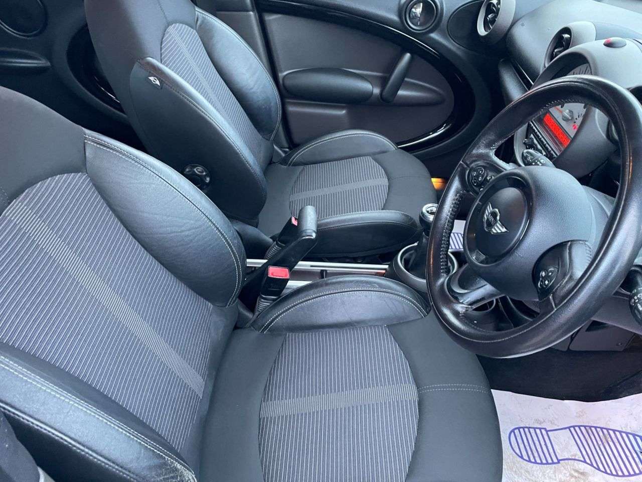 2011 MINI COUNTRYMAN 2011 MINI COUNTRYMAN