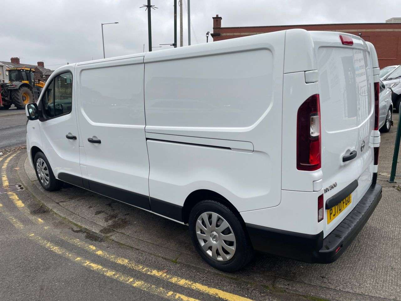 2020 NISSAN NV300 2020 NISSAN NV300