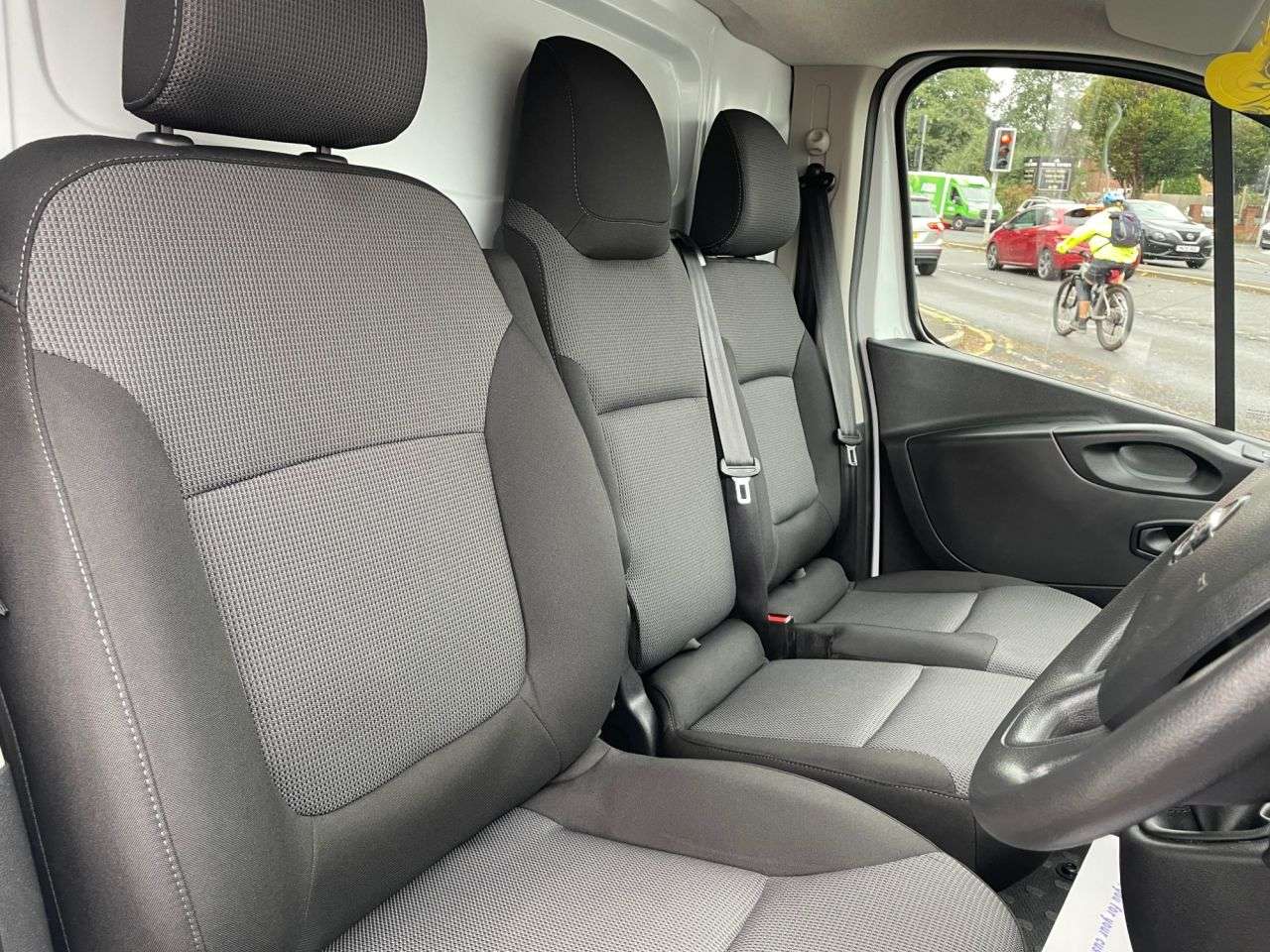 2020 NISSAN NV300 2020 NISSAN NV300