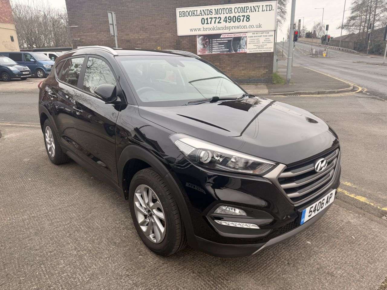 A 2016 HYUNDAI TUCSON 1.6 GDi Blue Drive SE SUV 5dr Petrol Manual Euro 6 (s/s) (132 ps) A 2016 HYUNDAI TUCSON 1.6 GDi Blue Drive SE SUV 5dr Petrol Manual Euro 6 (s/s) (132 ps)