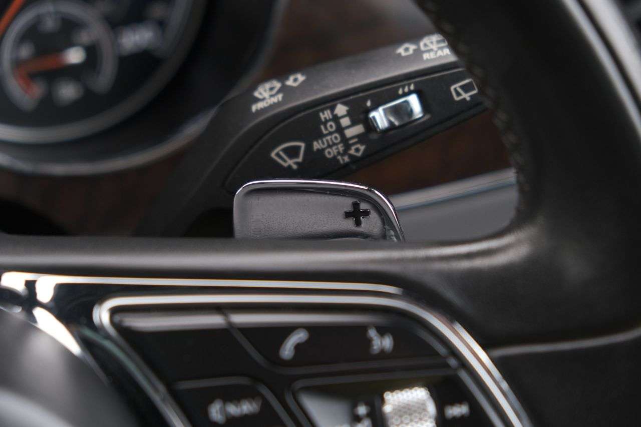 2017 BENTLEY BENTAYGA 2017 BENTLEY BENTAYGA