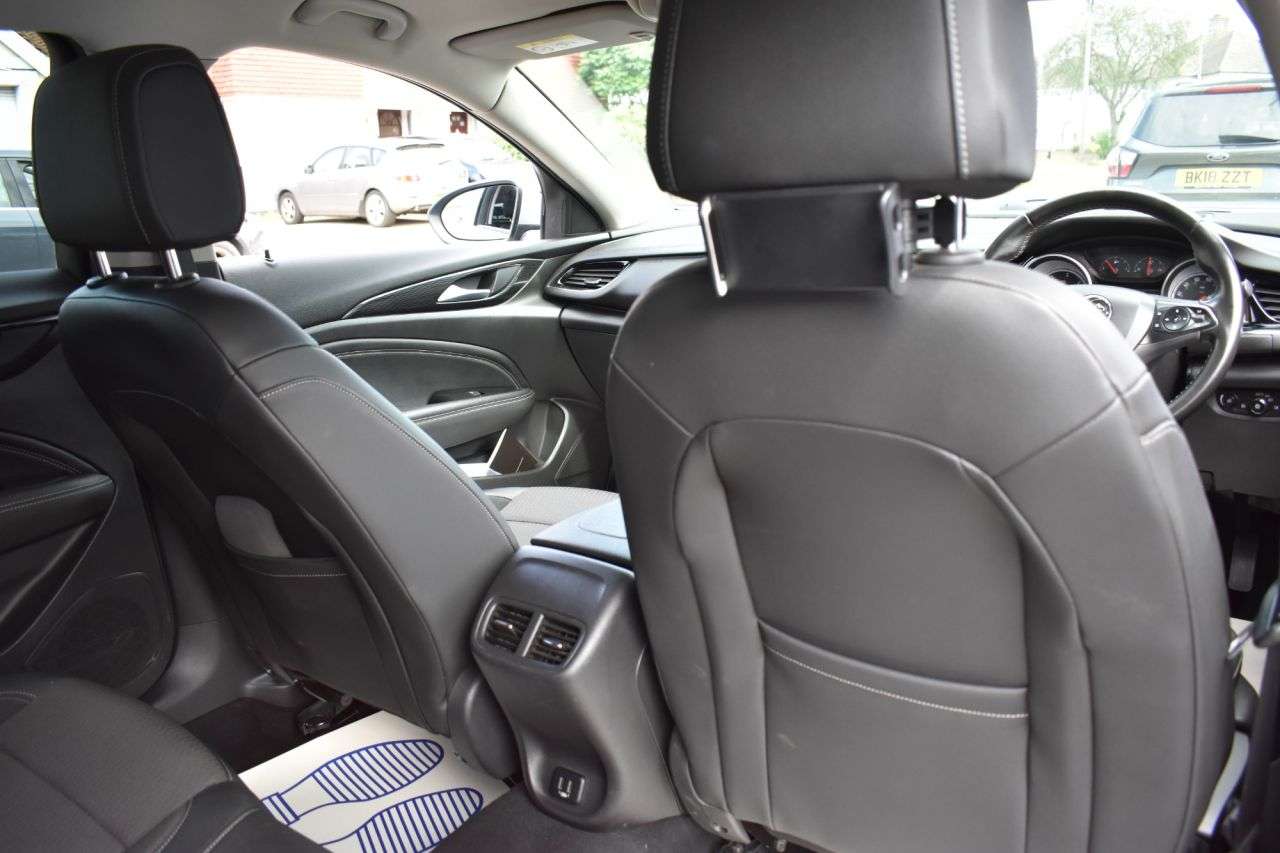 2017 VAUXHALL INSIGNIA GRAND SPORT 2017 VAUXHALL INSIGNIA GRAND SPORT