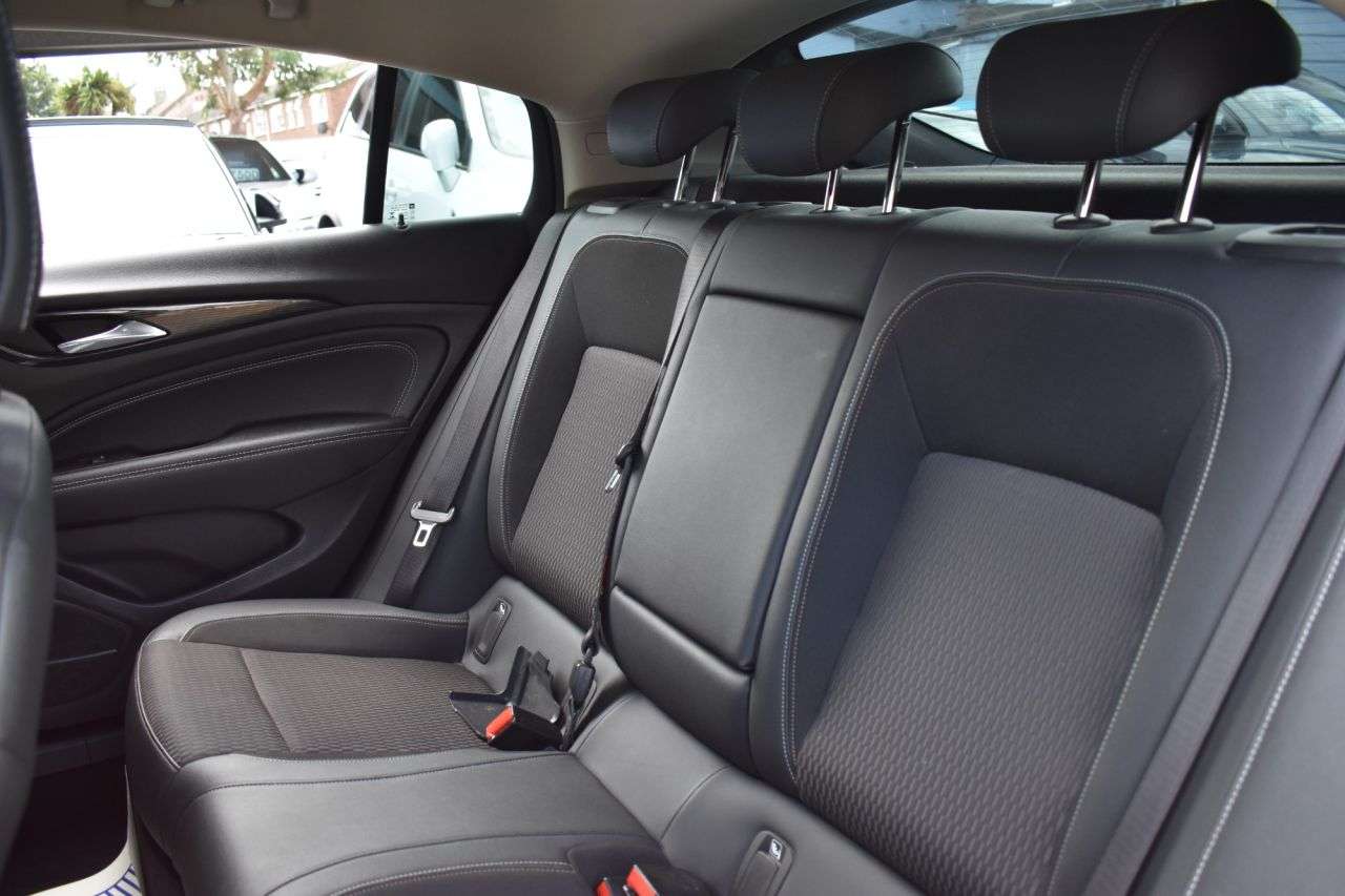 2017 VAUXHALL INSIGNIA GRAND SPORT 2017 VAUXHALL INSIGNIA GRAND SPORT