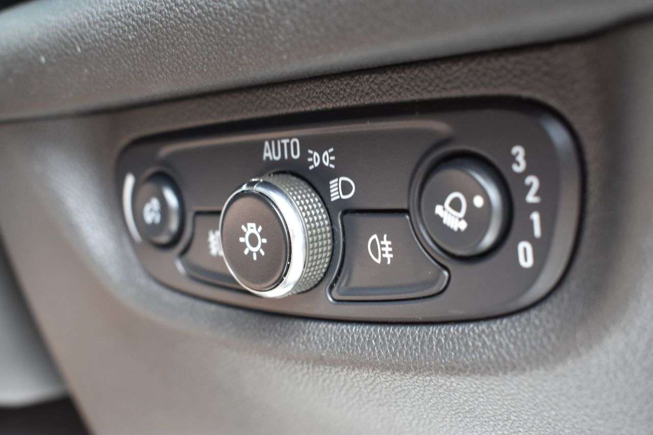 2017 VAUXHALL INSIGNIA GRAND SPORT 2017 VAUXHALL INSIGNIA GRAND SPORT