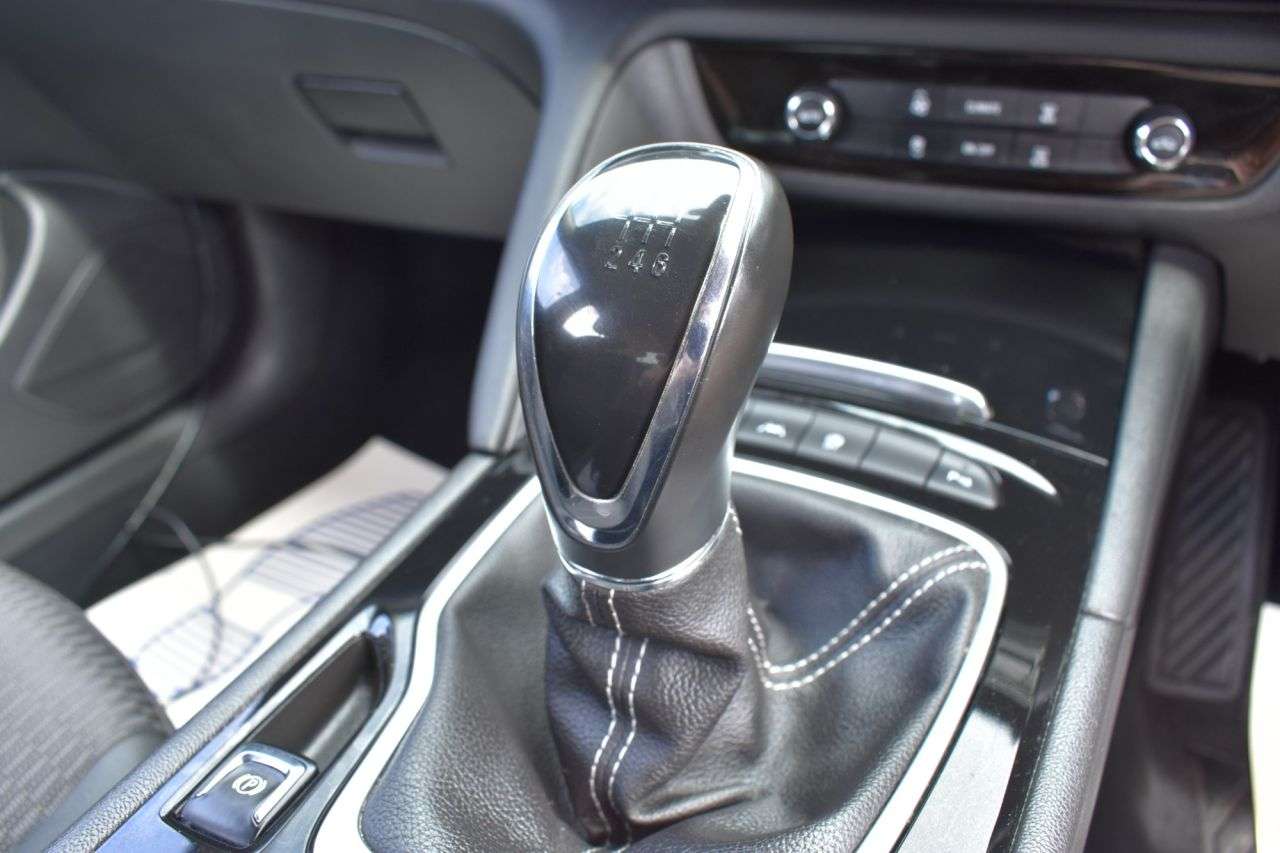 2017 VAUXHALL INSIGNIA GRAND SPORT 2017 VAUXHALL INSIGNIA GRAND SPORT