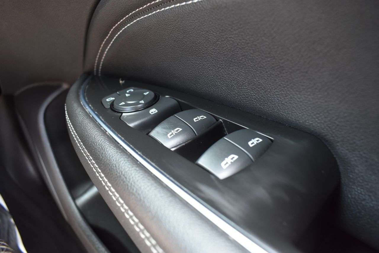 2017 VAUXHALL INSIGNIA GRAND SPORT 2017 VAUXHALL INSIGNIA GRAND SPORT