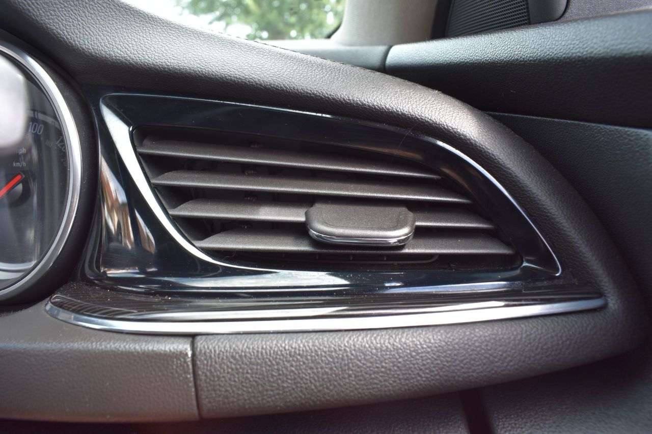 2017 VAUXHALL INSIGNIA GRAND SPORT 2017 VAUXHALL INSIGNIA GRAND SPORT