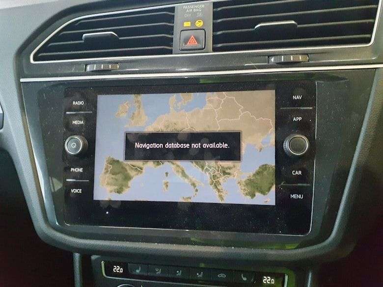 A 2019 VOLKSWAGEN TIGUAN 2.0 TSI R-Line Tech DSG 4Motion (190ps) PANORAMIC ROOF / MEMORY SEATS A 2019 VOLKSWAGEN TIGUAN 2.0 TSI R-Line Tech DSG 4Motion (190ps) PANORAMIC ROOF / MEMORY SEATS