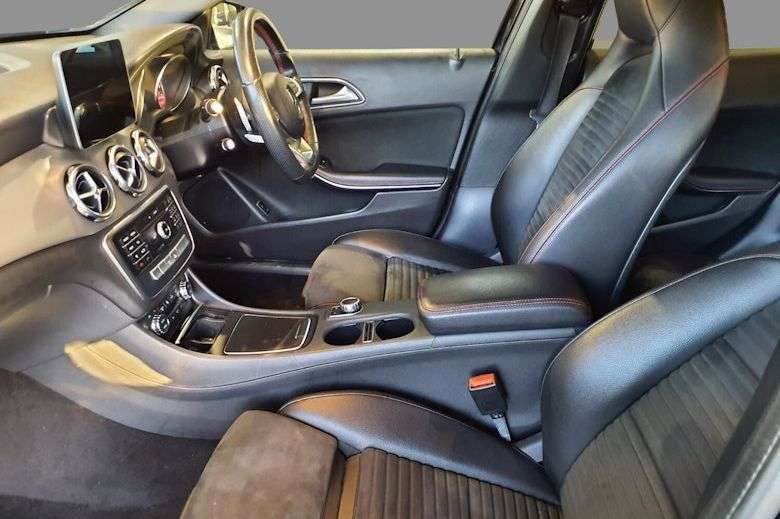 A 2019 MERCEDES-BENZ GLA-CLASS 2.1 GLA200d AMG Line 7G-DCT (136ps) 2 KEYS A 2019 MERCEDES-BENZ GLA-CLASS 2.1 GLA200d AMG Line 7G-DCT (136ps) 2 KEYS