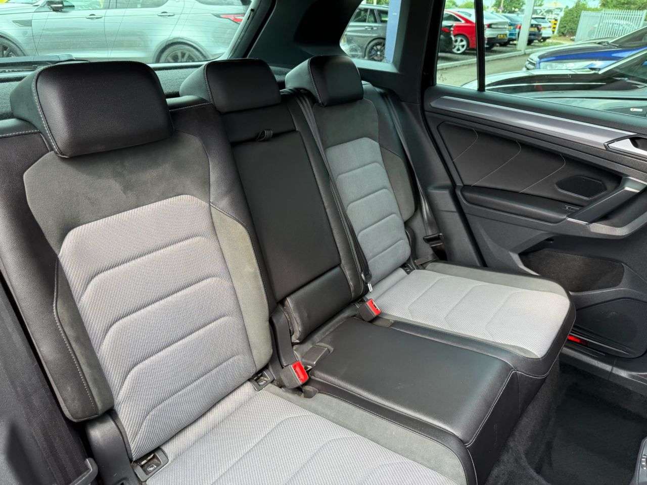 2017 VOLKSWAGEN TIGUAN 2017 VOLKSWAGEN TIGUAN