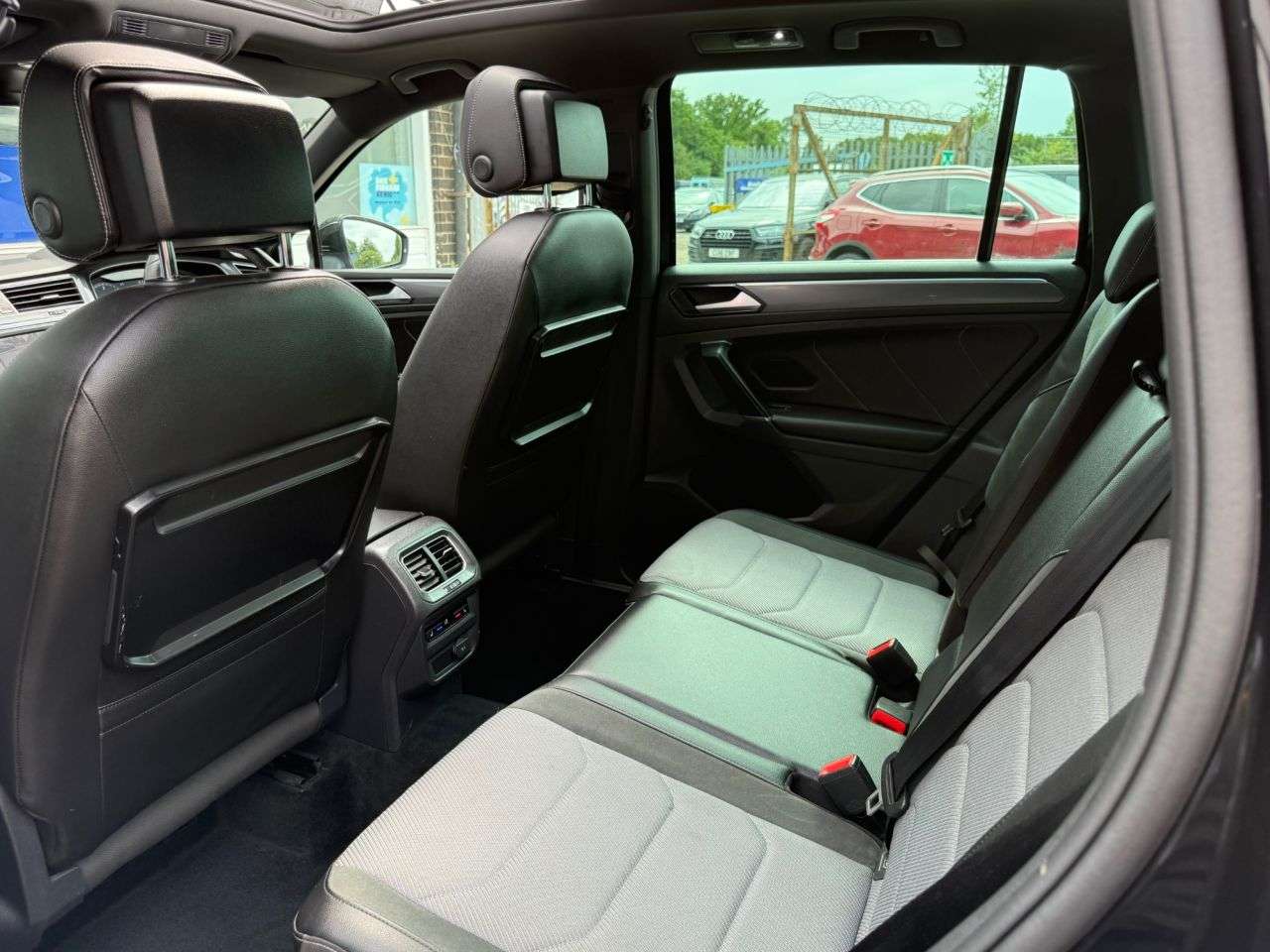 2017 VOLKSWAGEN TIGUAN 2017 VOLKSWAGEN TIGUAN