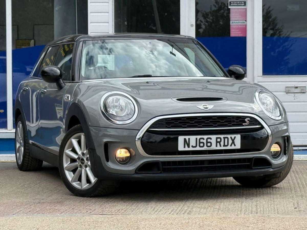 Check out this Mini Clubman 2016 Petrol Manual