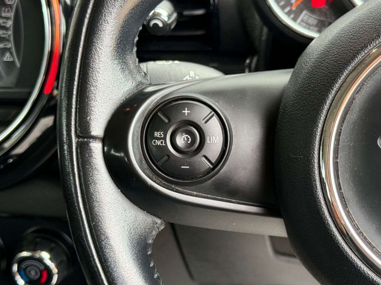 2016 MINI CLUBMAN 2016 MINI CLUBMAN