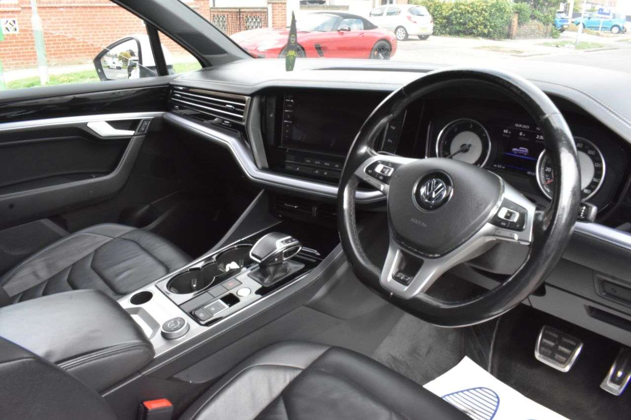 2019 VOLKSWAGEN TOUAREG 2019 VOLKSWAGEN TOUAREG