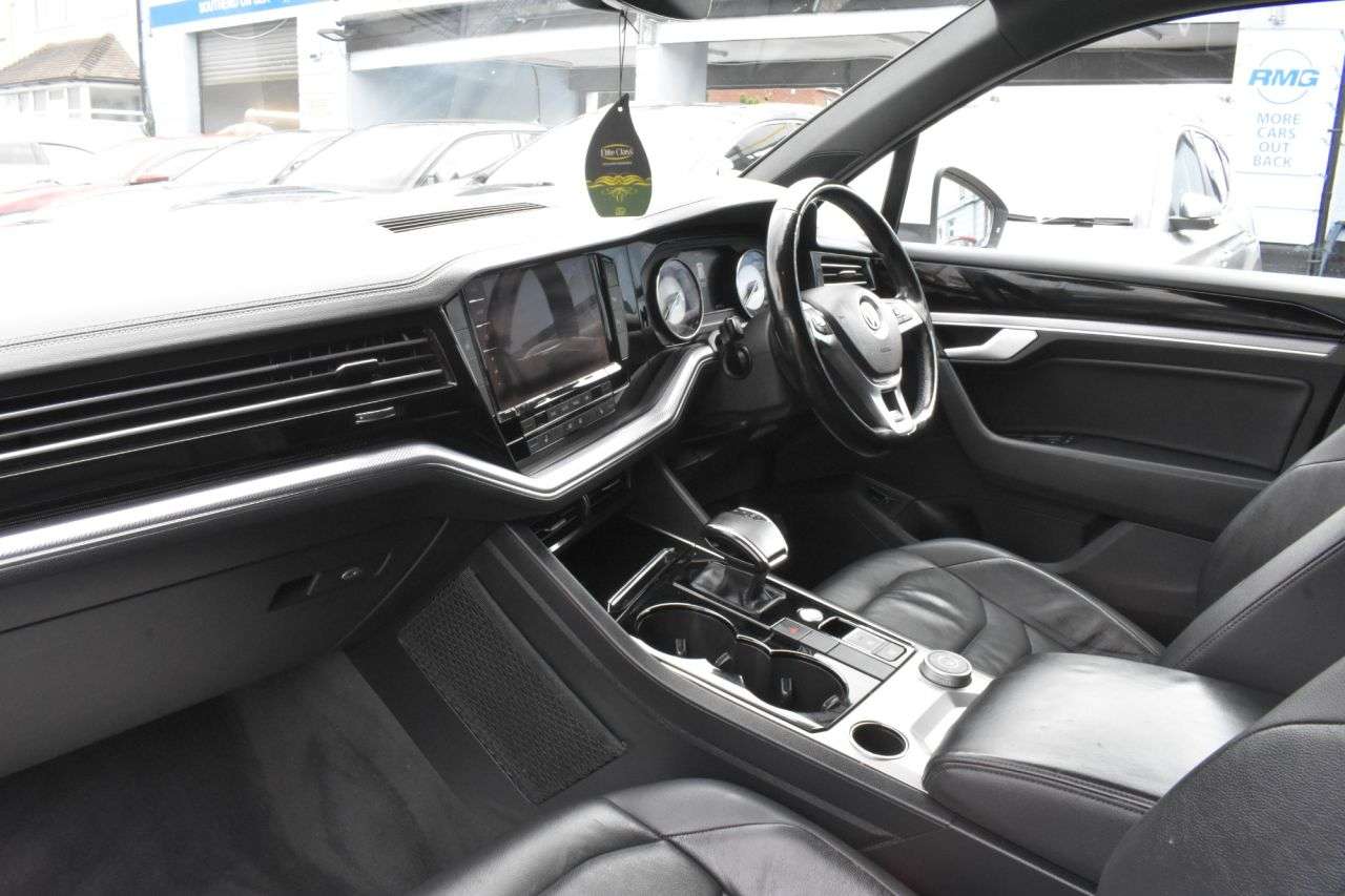 2019 VOLKSWAGEN TOUAREG 2019 VOLKSWAGEN TOUAREG