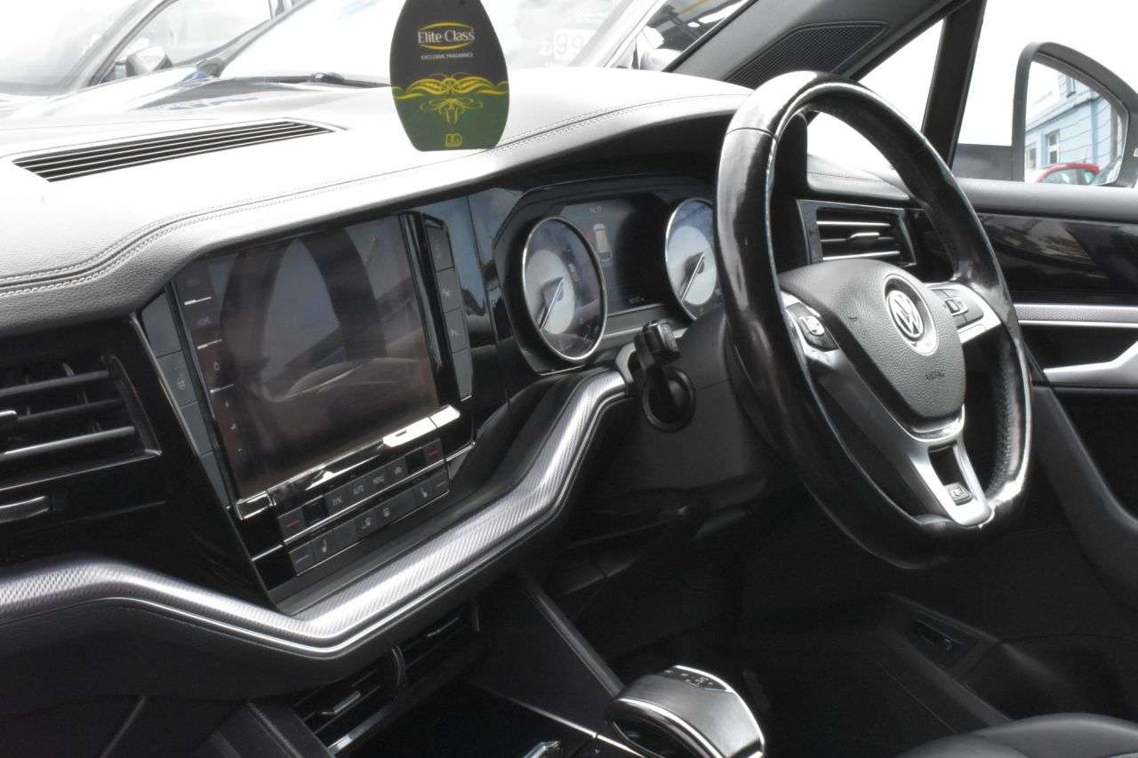 2019 VOLKSWAGEN TOUAREG 2019 VOLKSWAGEN TOUAREG