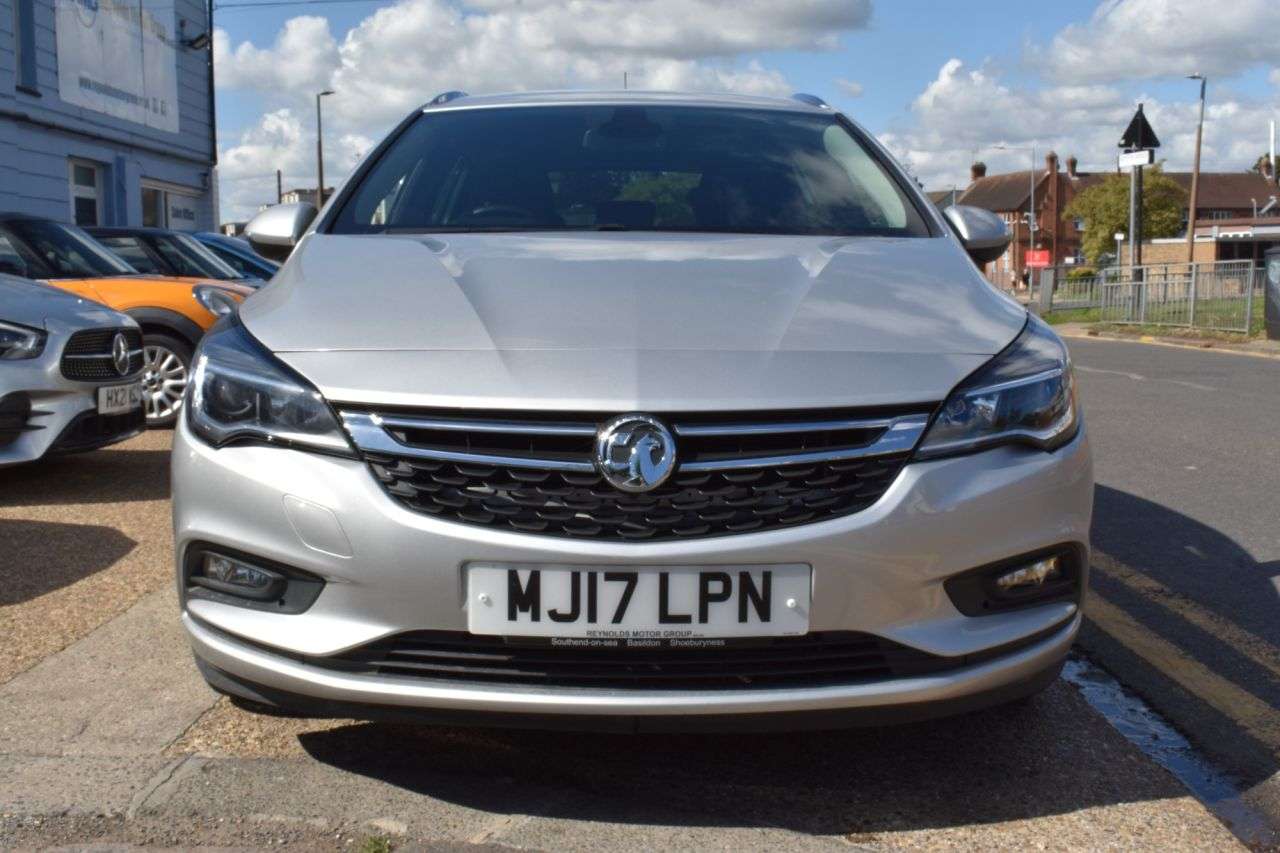 A 2017 VAUXHALL ASTRA ELITE A 2017 VAUXHALL ASTRA ELITE