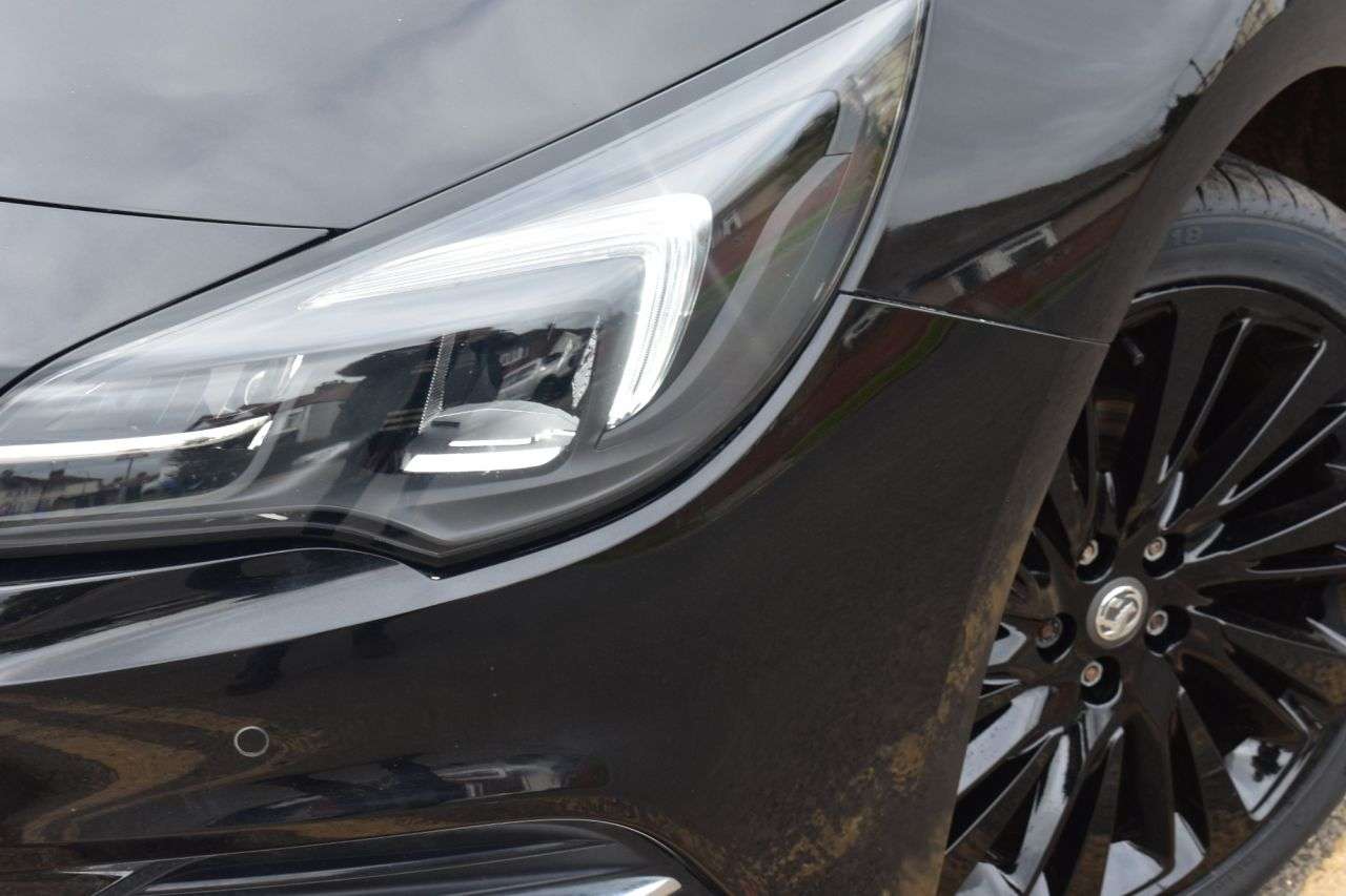 A 2021 VAUXHALL ASTRA 1.2 Turbo Griffin Edition 5dr (145 ps) LOW MILES / HEATED SEATS A 2021 VAUXHALL ASTRA 1.2 Turbo Griffin Edition 5dr (145 ps) LOW MILES / HEATED SEATS