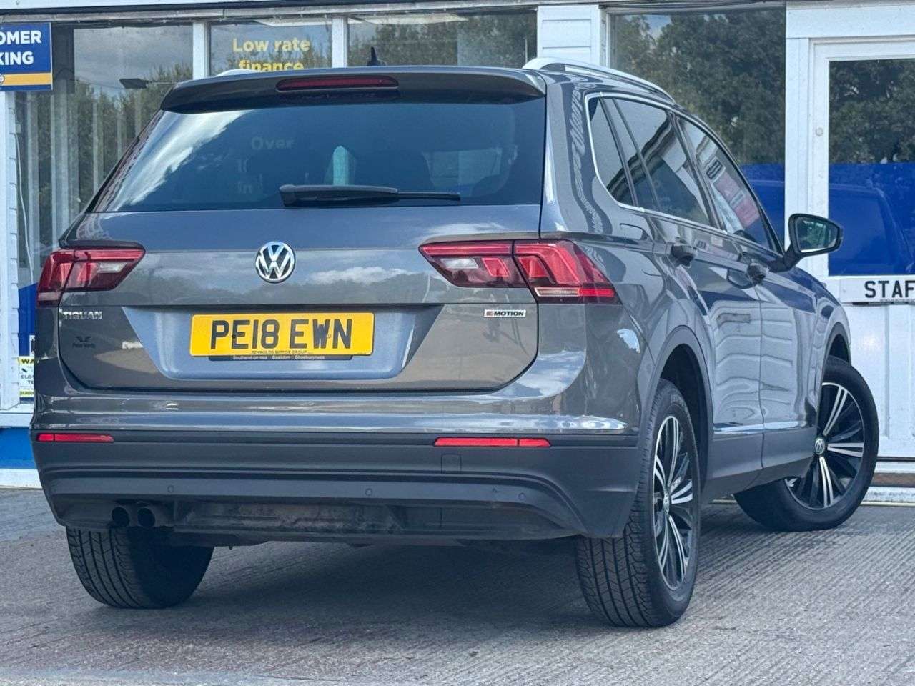 2018 VOLKSWAGEN TIGUAN 2018 VOLKSWAGEN TIGUAN