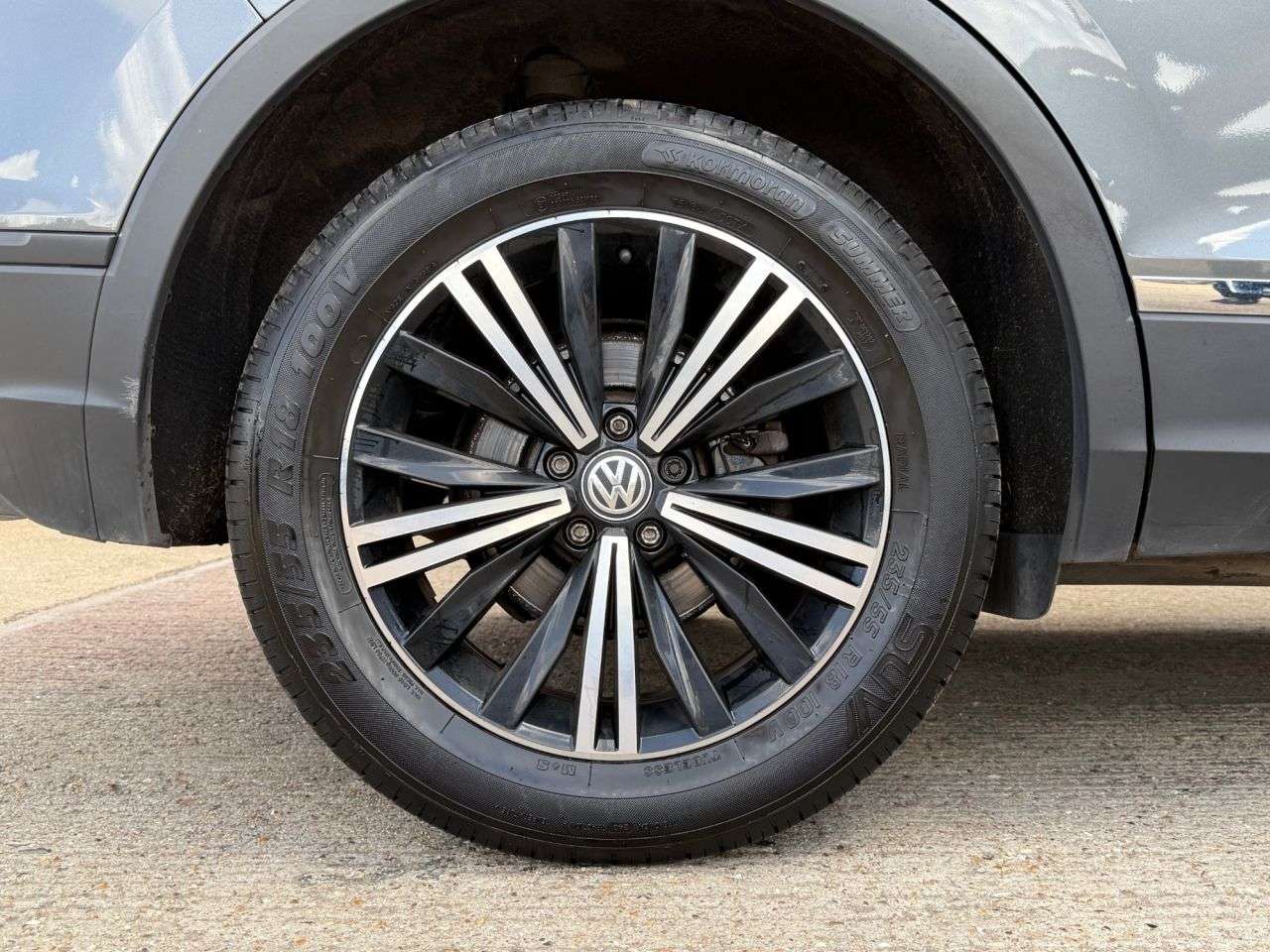 2018 VOLKSWAGEN TIGUAN 2018 VOLKSWAGEN TIGUAN