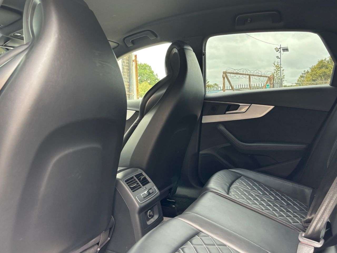 2017 AUDI S4 2017 AUDI S4