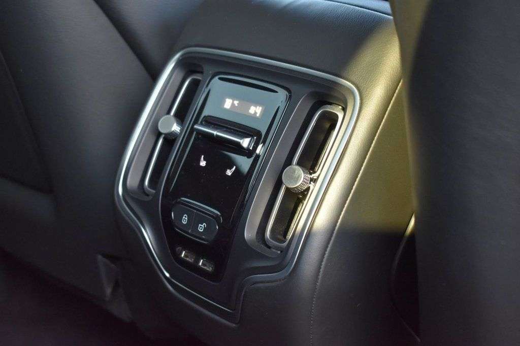 2021 ASTON MARTIN DBX 2021 ASTON MARTIN DBX