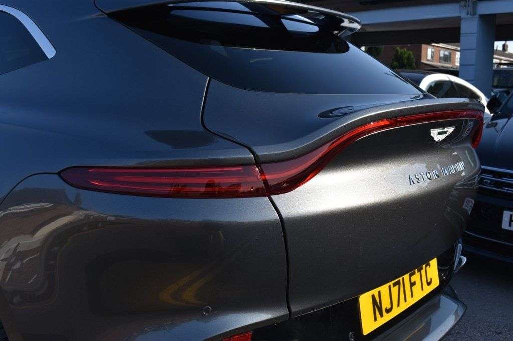 2021 ASTON MARTIN DBX 2021 ASTON MARTIN DBX