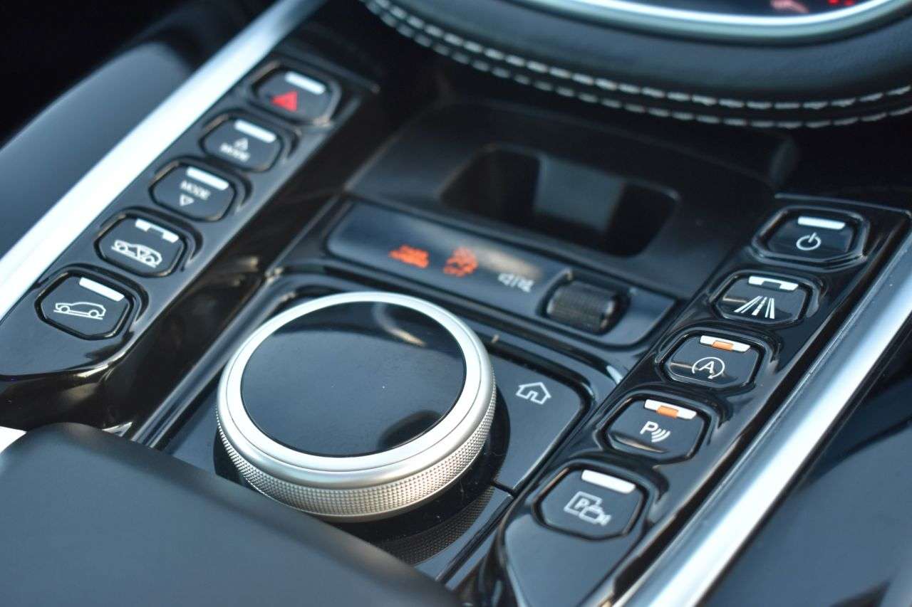 2021 ASTON MARTIN DBX 2021 ASTON MARTIN DBX