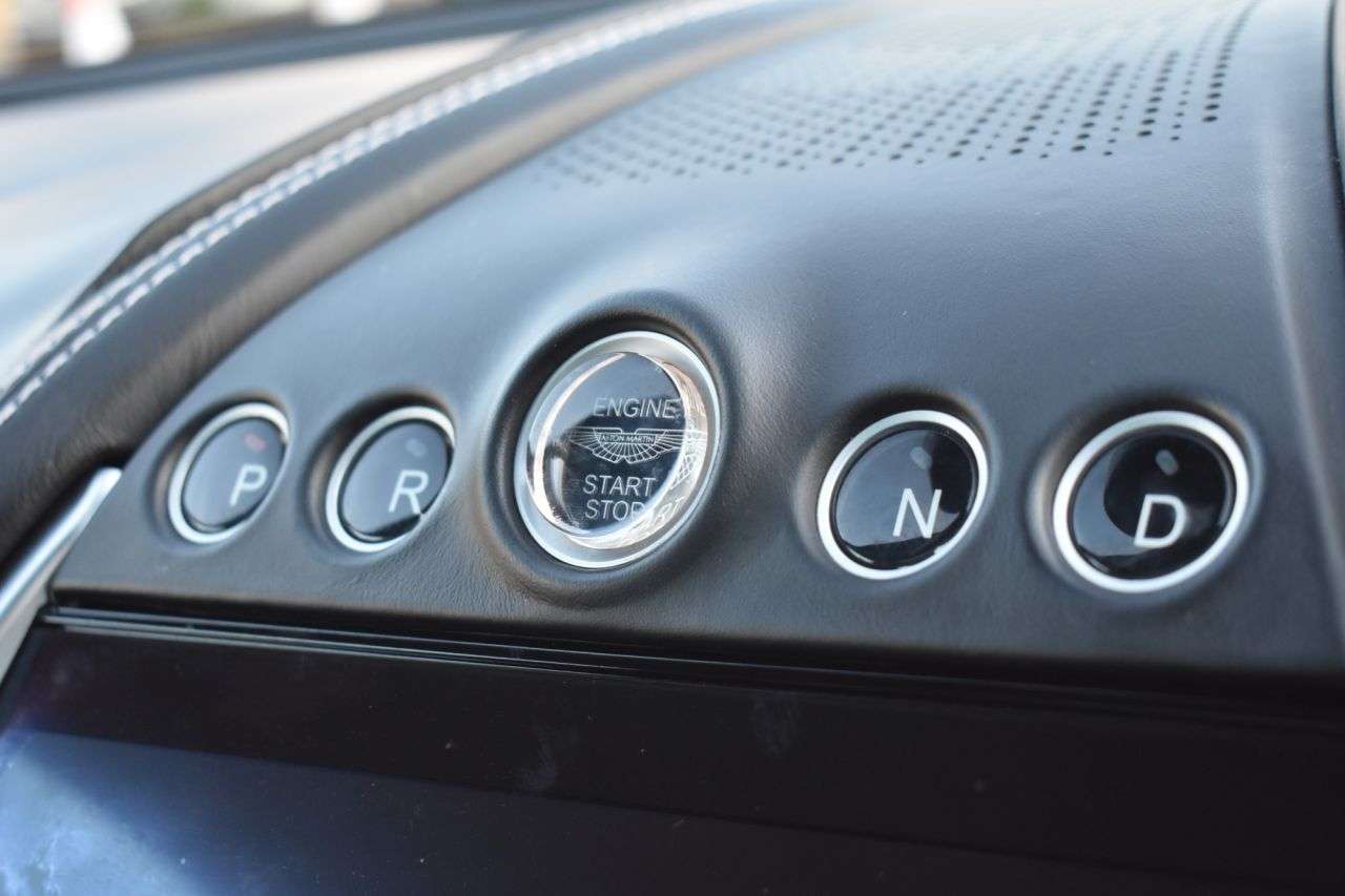 2021 ASTON MARTIN DBX 2021 ASTON MARTIN DBX