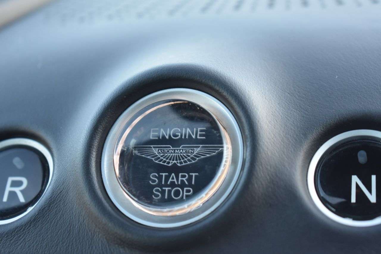 2021 ASTON MARTIN DBX 2021 ASTON MARTIN DBX