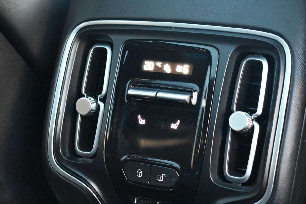 2021 ASTON MARTIN DBX 2021 ASTON MARTIN DBX