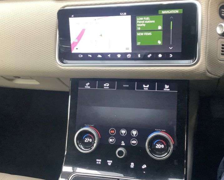 A 2018 LAND ROVER RANGE ROVER VELAR 2.0 D180 S Diesel AUTO 4WD (180 ps) A 2018 LAND ROVER RANGE ROVER VELAR 2.0 D180 S Diesel AUTO 4WD (180 ps)