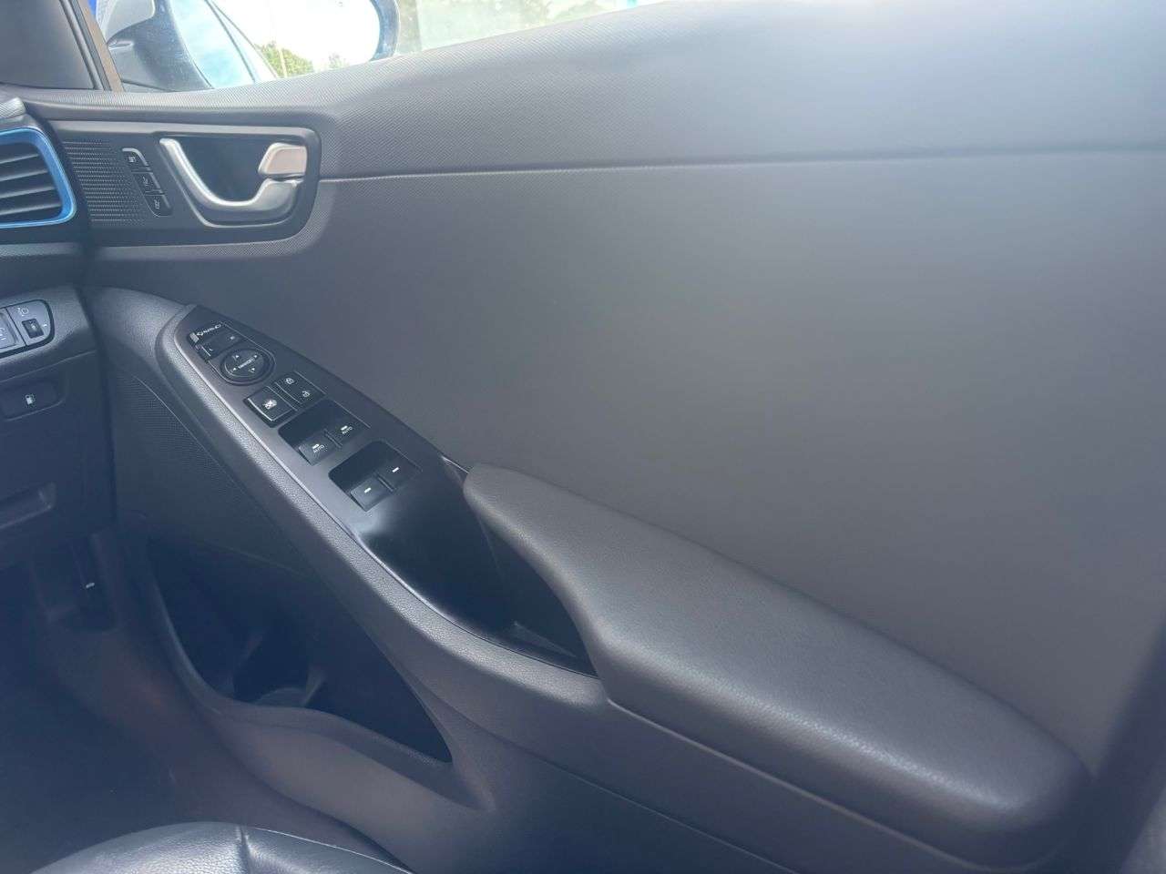 0 HYUNDAI IONIQ 0 HYUNDAI IONIQ