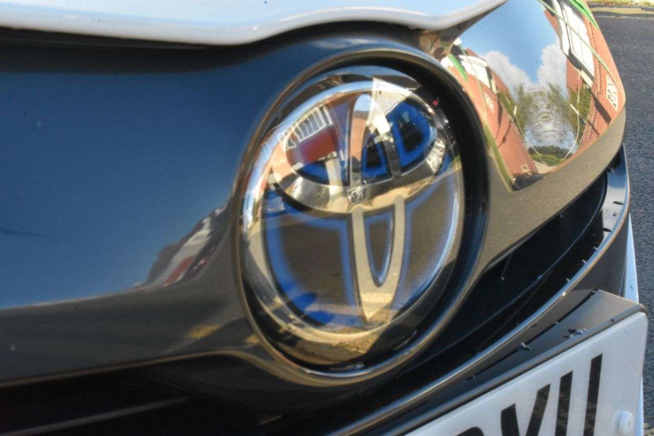 2021 TOYOTA PRIUS 2021 TOYOTA PRIUS