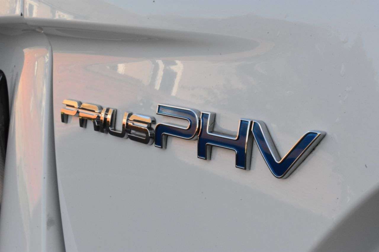 2021 TOYOTA PRIUS 2021 TOYOTA PRIUS